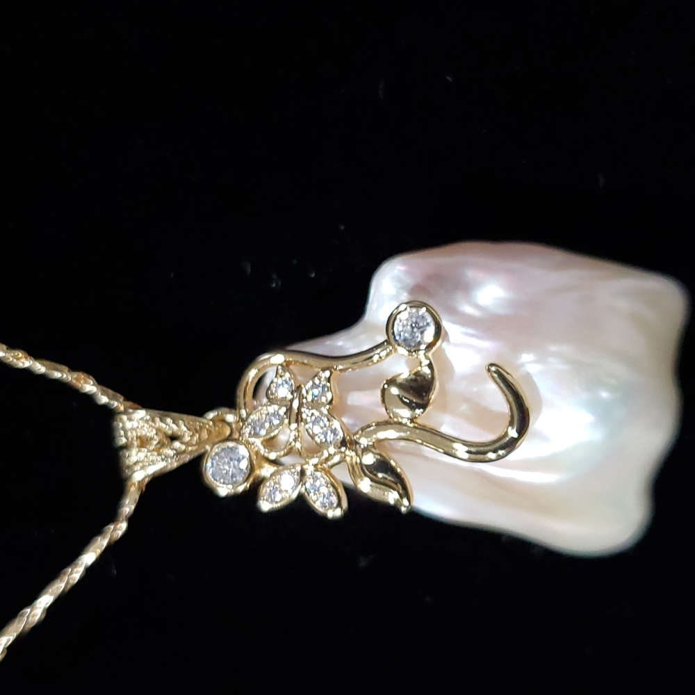 Baroque Pearl necklace